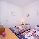 Regina Villetta - Happy Rentals